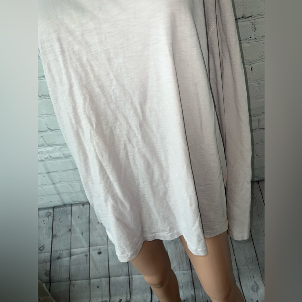 Tommy Bahama Gray & Green Floral long sleeve shirt size M - Picture 3 of 9